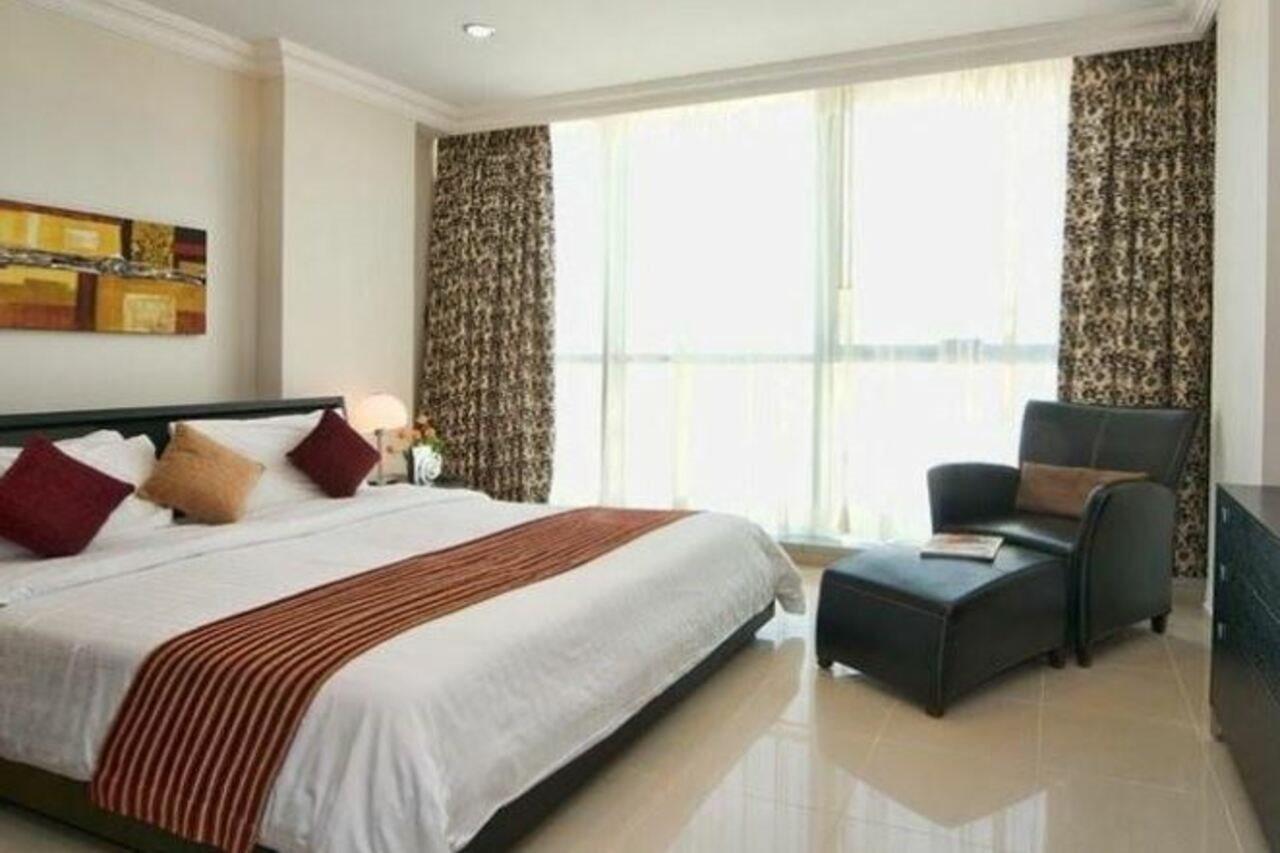 Retaj Residence Al Corniche Доха Екстериор снимка