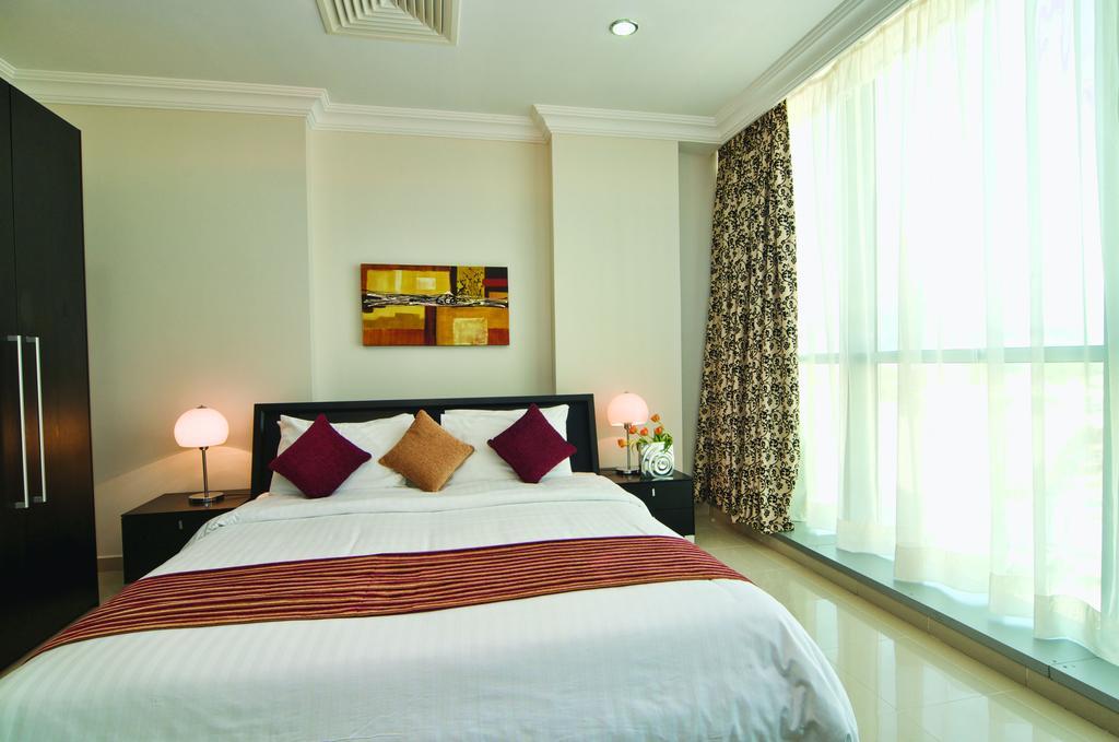 Retaj Residence Al Corniche Доха Екстериор снимка