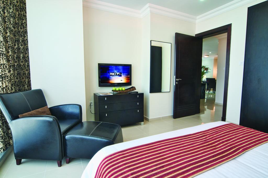 Retaj Residence Al Corniche Доха Екстериор снимка