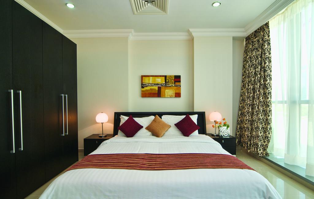 Retaj Residence Al Corniche Доха Екстериор снимка