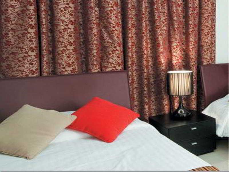 Retaj Residence Al Corniche Доха Екстериор снимка