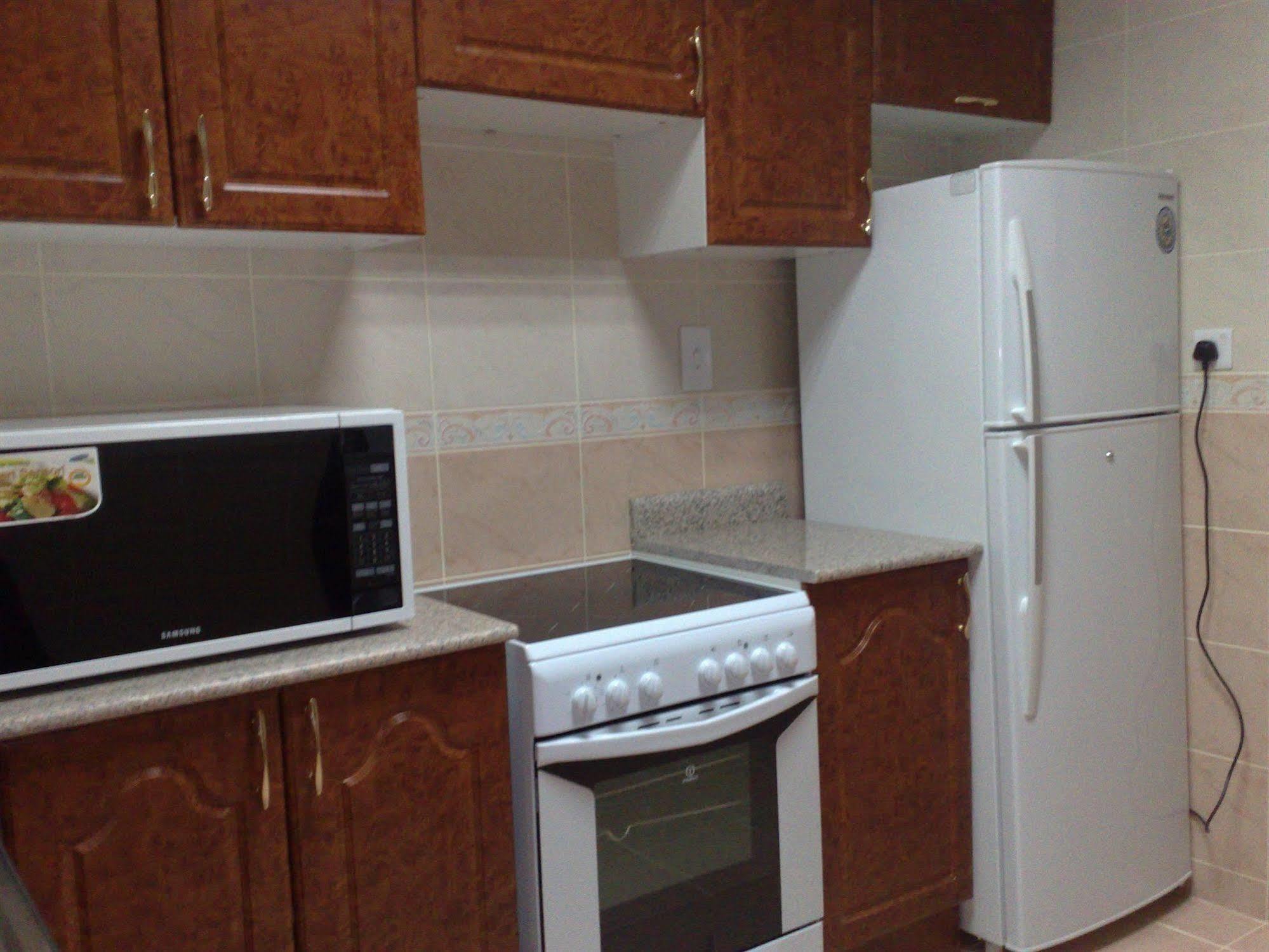 Retaj Residence Al Corniche Доха Екстериор снимка